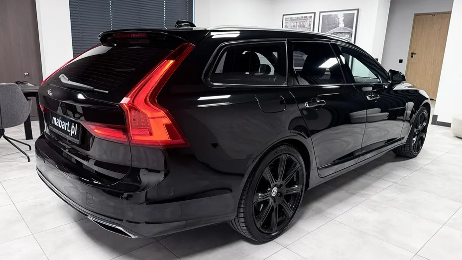 VOLVO V90 -
