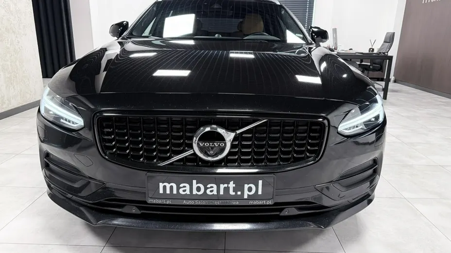 VOLVO V90 -
