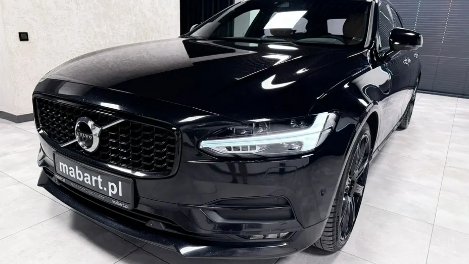VOLVO V90 -