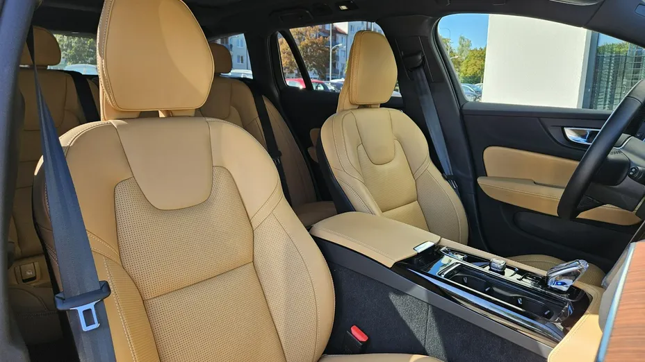VOLVO V60 -