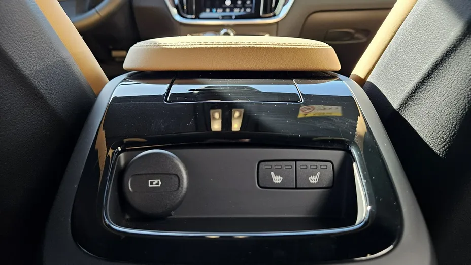VOLVO V60 -