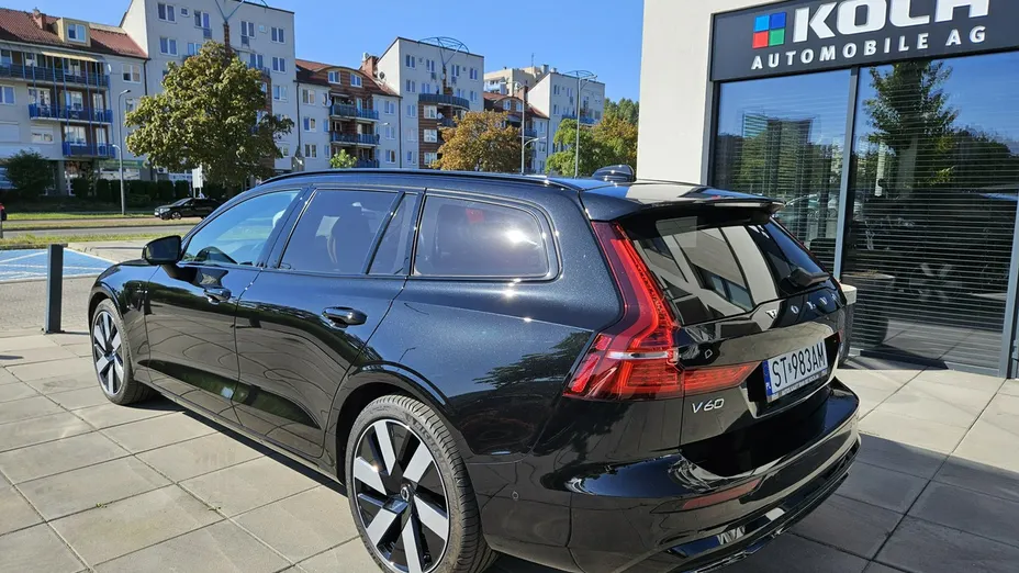 VOLVO V60 -