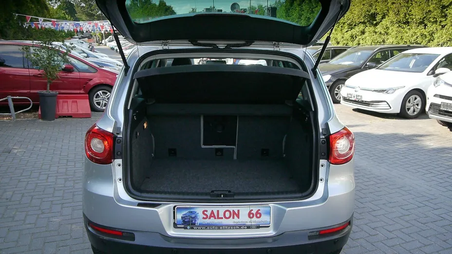 VOLKSWAGEN Tiguan -
