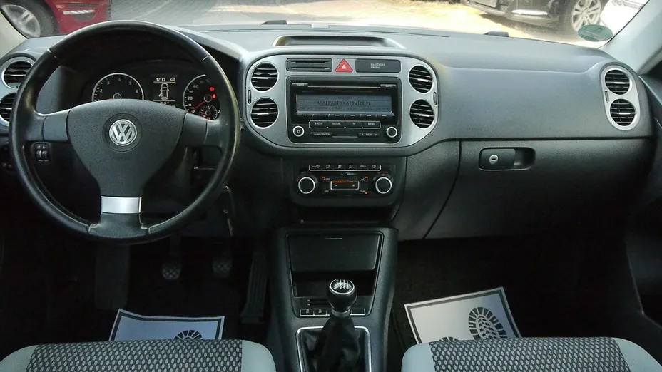 VOLKSWAGEN Tiguan -
