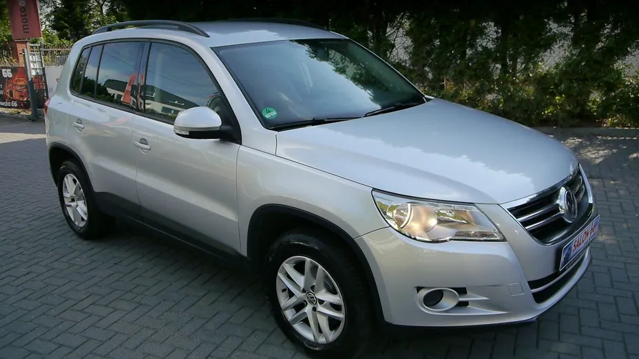 VOLKSWAGEN Tiguan -