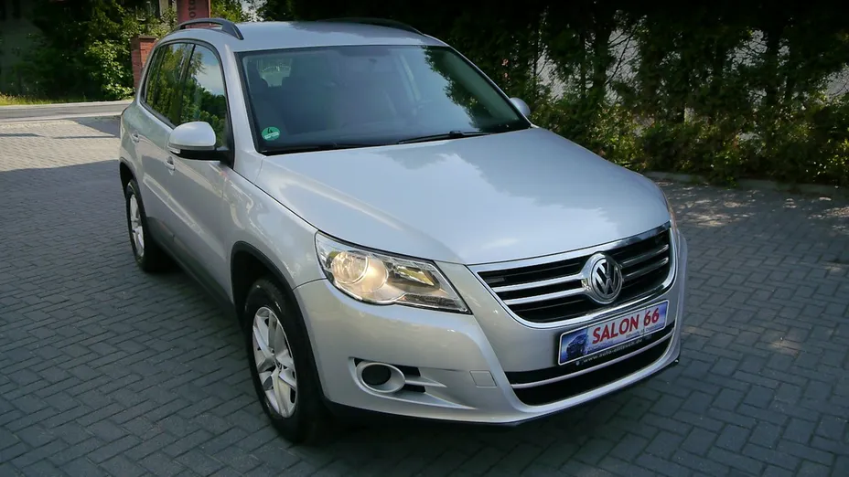 VOLKSWAGEN Tiguan -