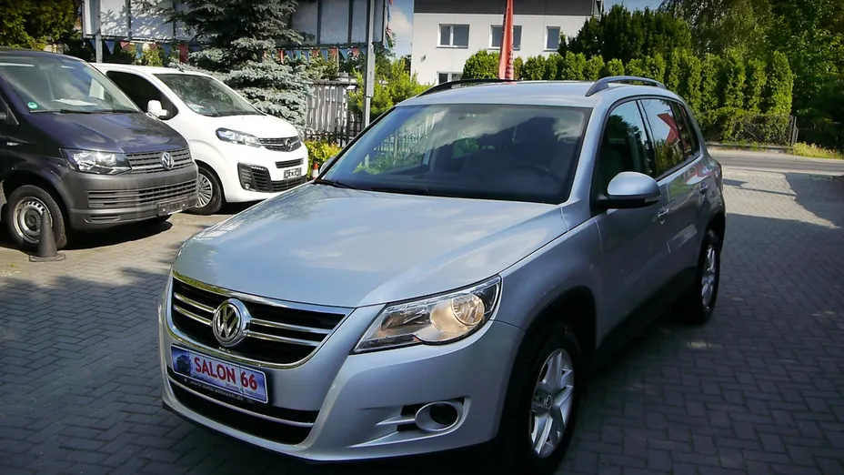 VOLKSWAGEN Tiguan -