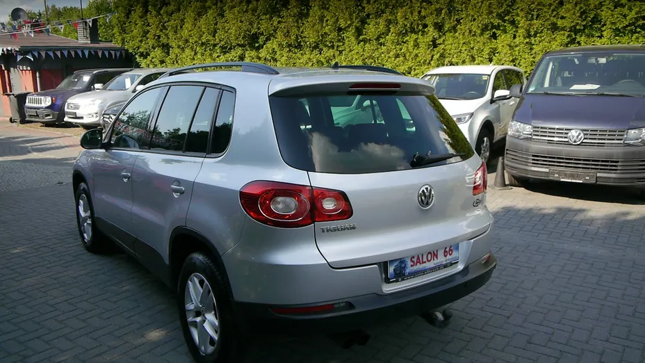 VOLKSWAGEN Tiguan -