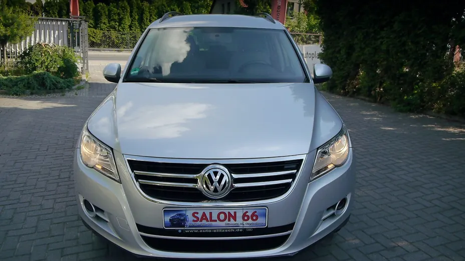 VOLKSWAGEN Tiguan -