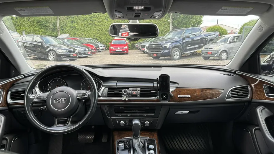 AUDI A6 -