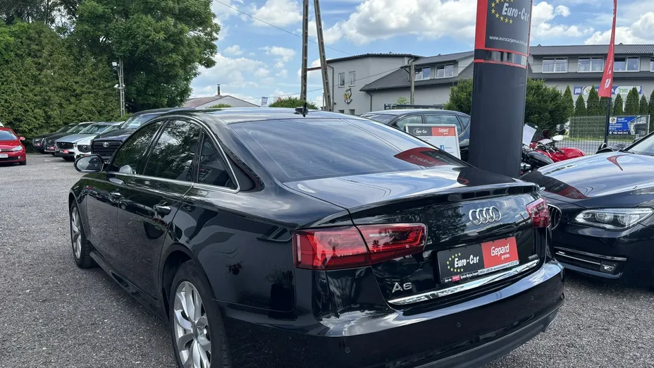 AUDI A6 -