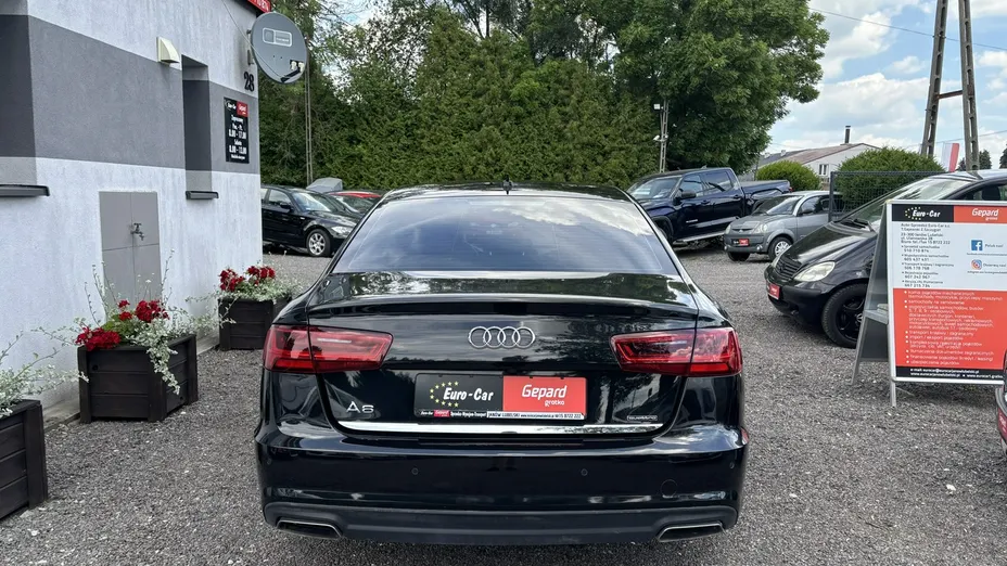 AUDI A6 -