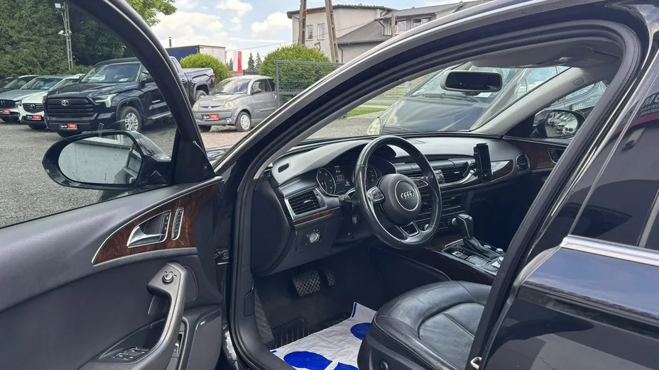 AUDI A6 -