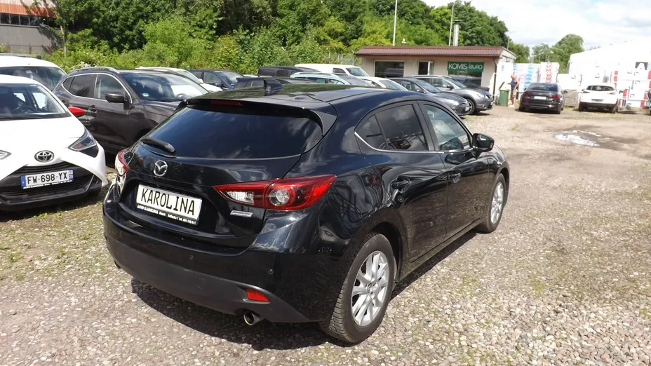 MAZDA 3 -