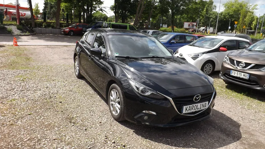 MAZDA 3 -