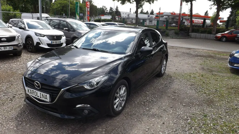 MAZDA 3 -