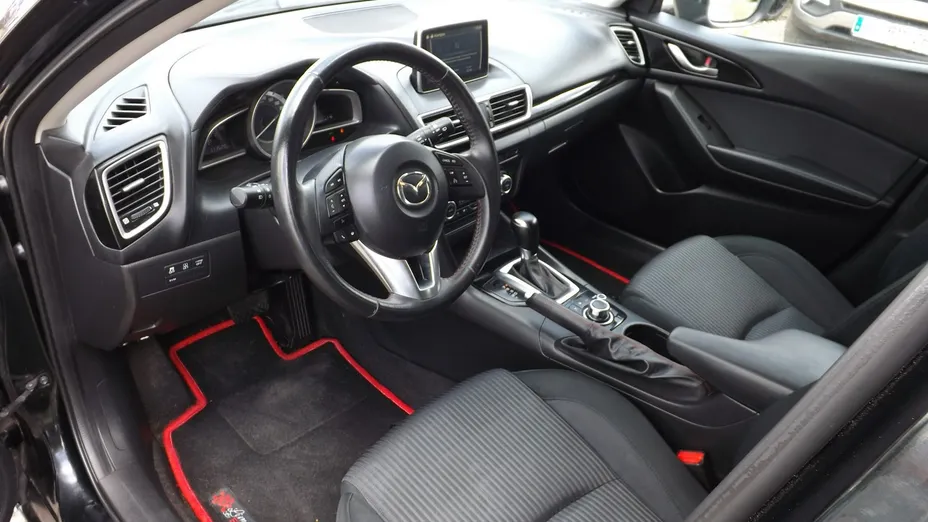 MAZDA 3 -