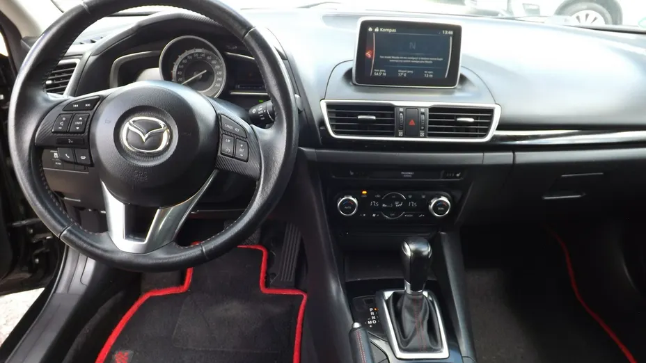 MAZDA 3 -