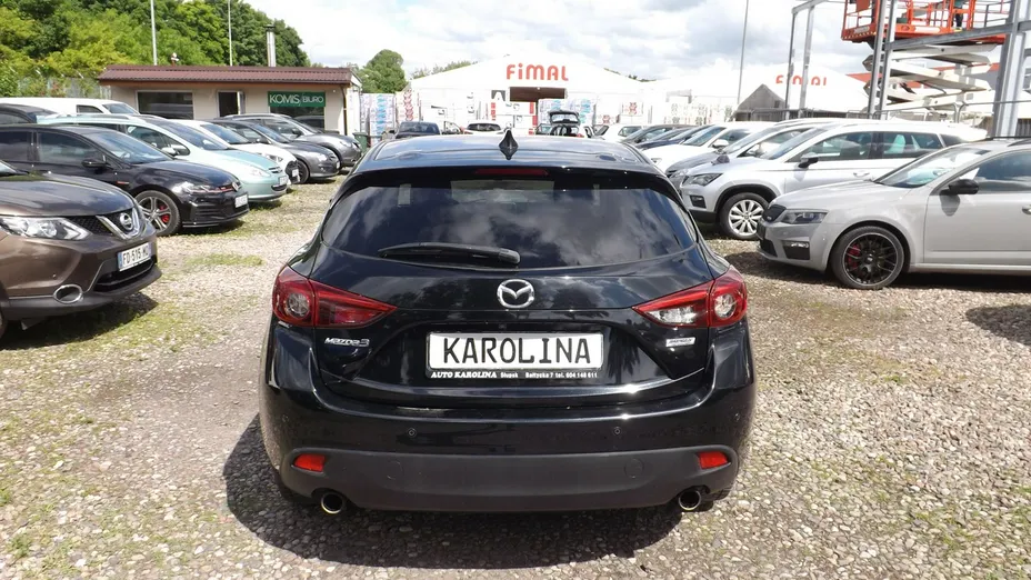 MAZDA 3 -