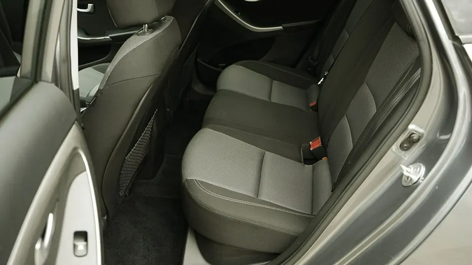 HYUNDAI i30 -