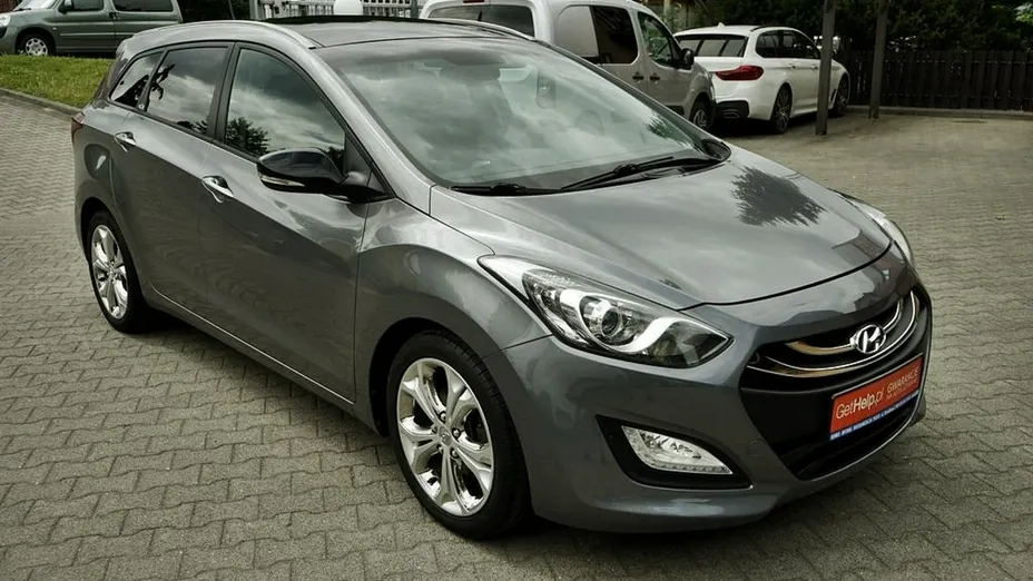 HYUNDAI i30 -