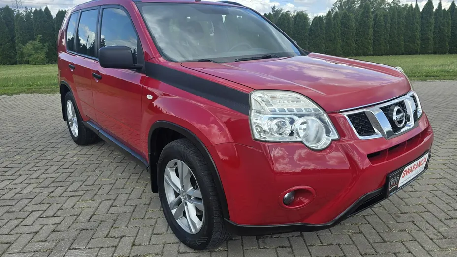 NISSAN X-Trail -
