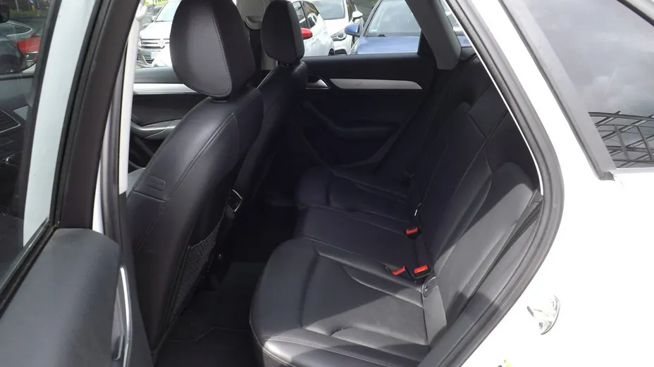AUDI Q3 -