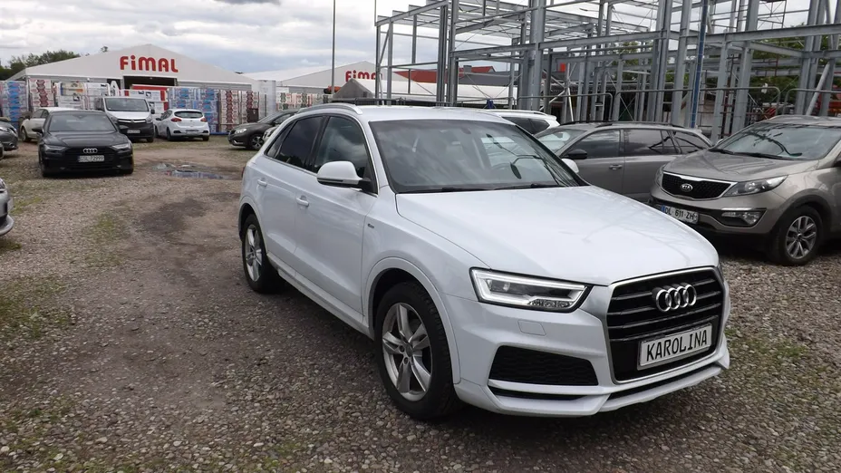 AUDI Q3 -