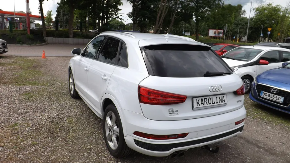 AUDI Q3 -