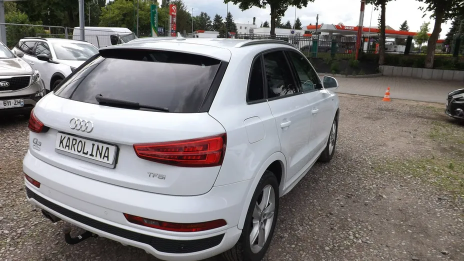 AUDI Q3 -