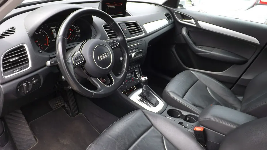 AUDI Q3 -