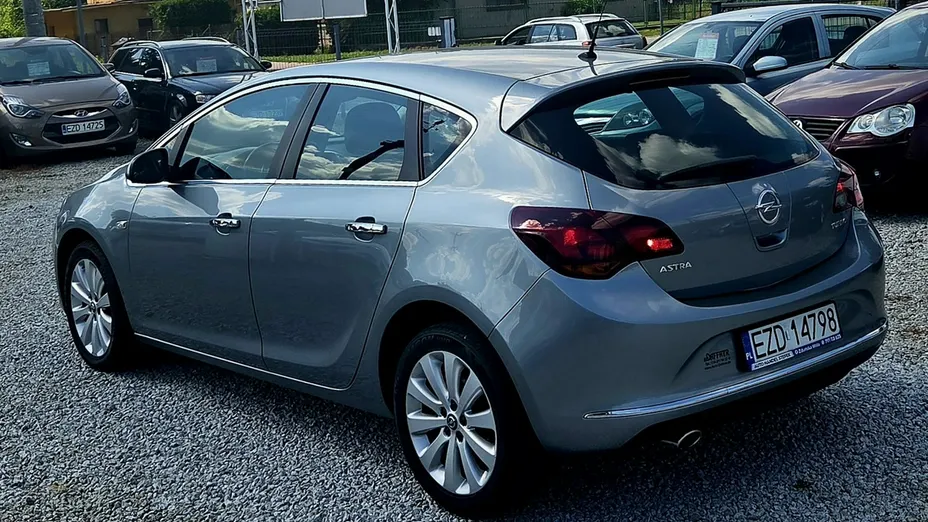 OPEL Astra -