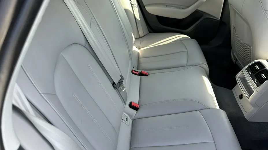 AUDI A6 -