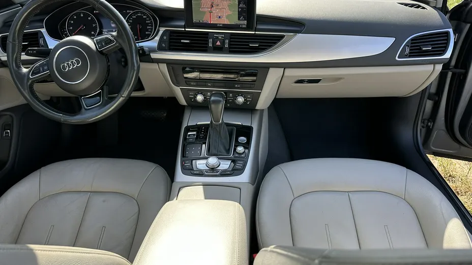 AUDI A6 -