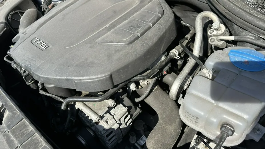 AUDI A6 -