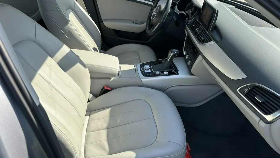 AUDI A6 -