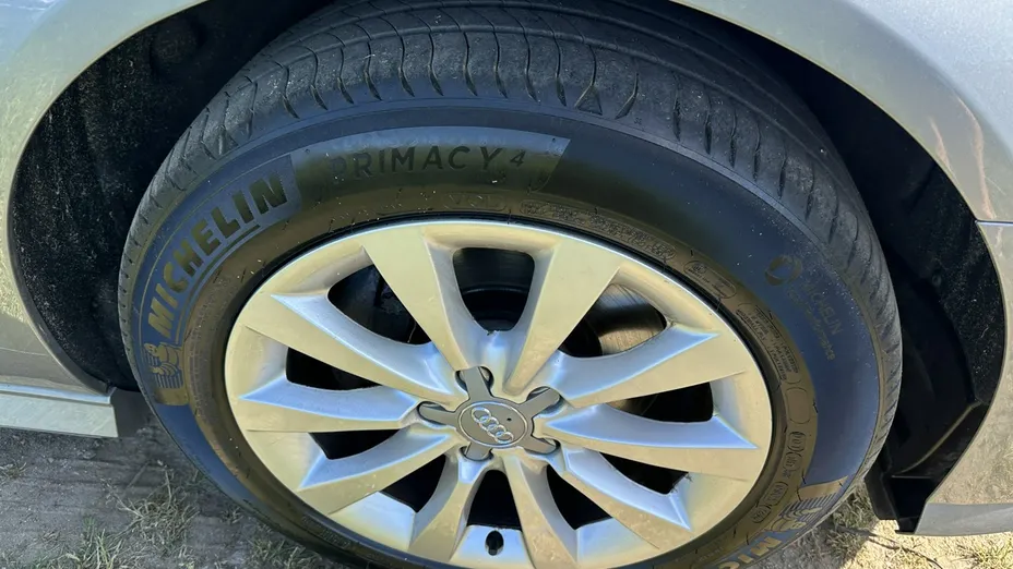 AUDI A6 -