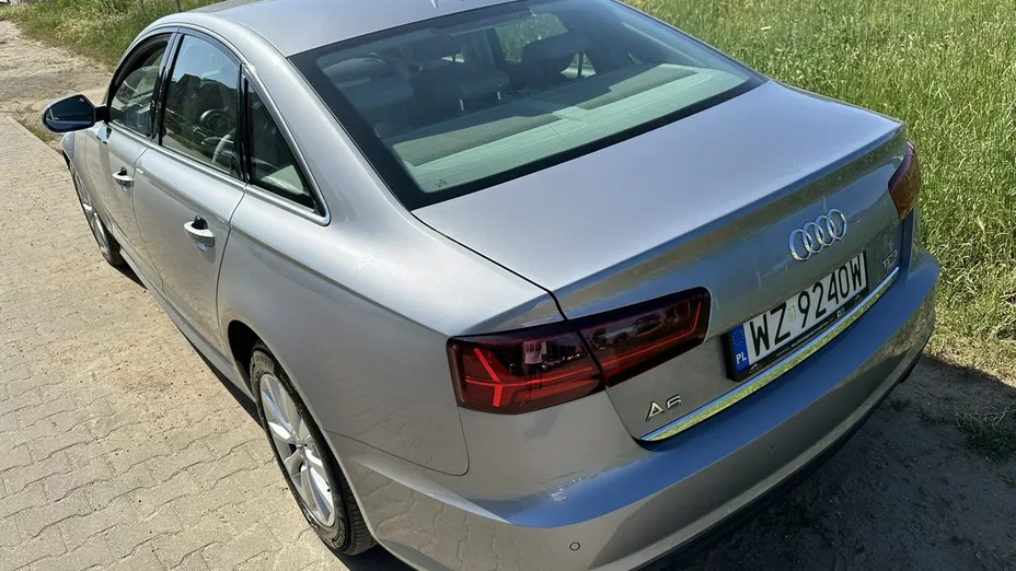 AUDI A6 -