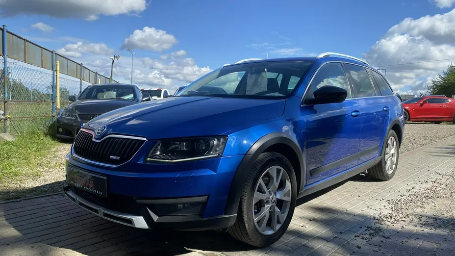 SKODA Superb -