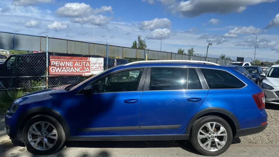 SKODA Superb -