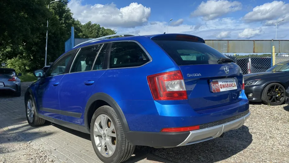 SKODA Superb -
