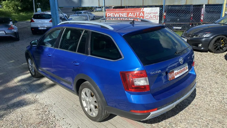 SKODA Superb -