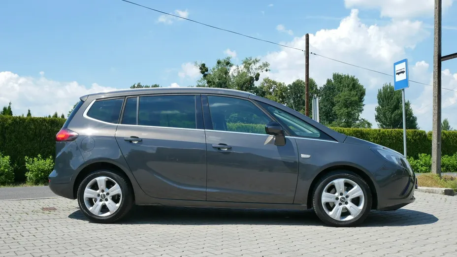 OPEL Zafira -