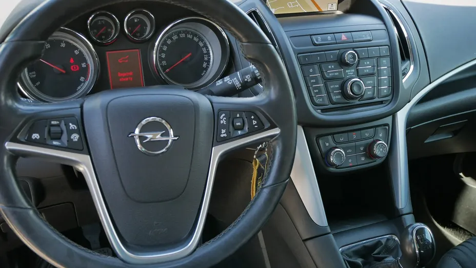 OPEL Zafira -