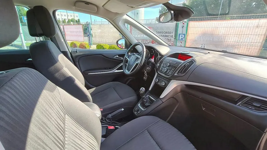 OPEL Zafira -