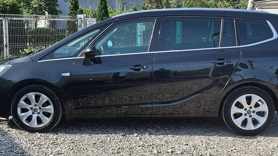 OPEL Zafira -