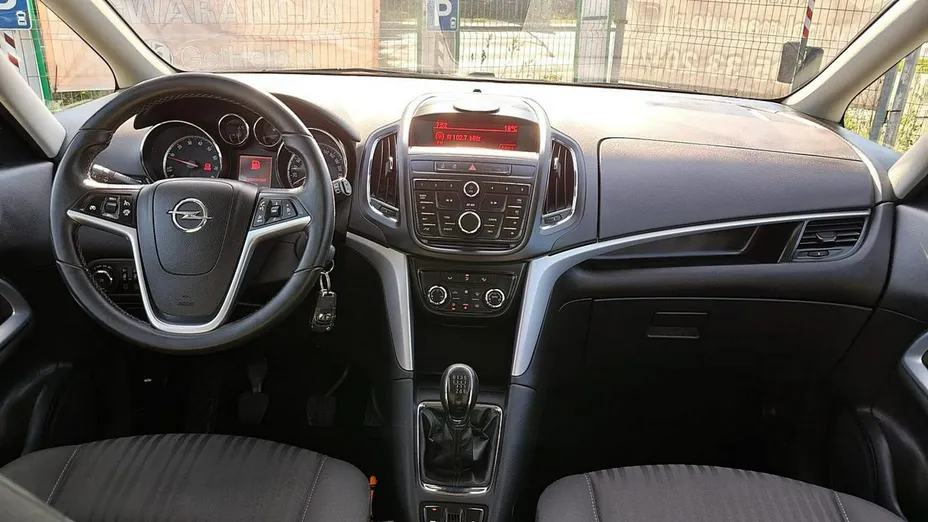 OPEL Zafira -