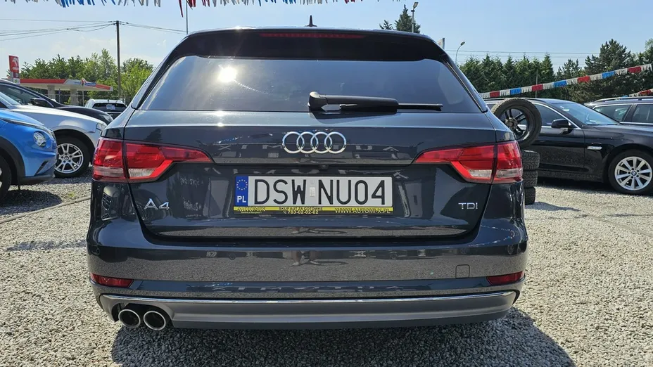 AUDI A4 -