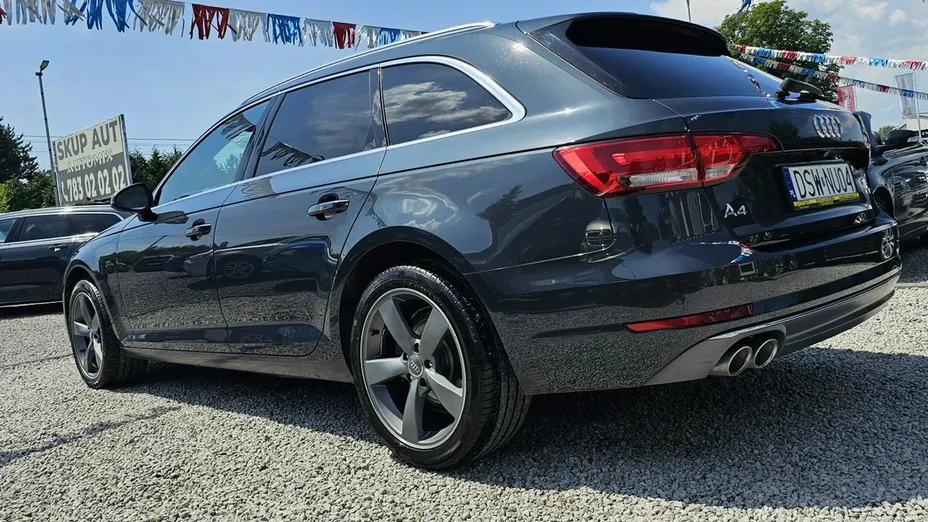 AUDI A4 -