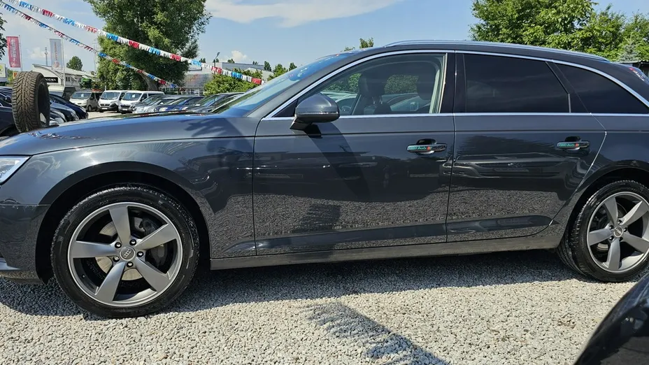AUDI A4 -